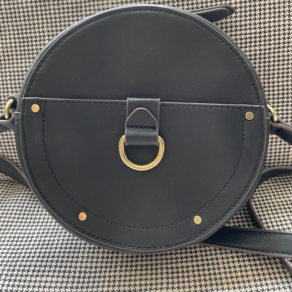 Black cross body bag- never used! - Picture 3 of 5